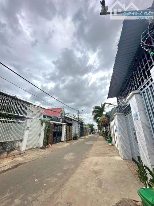 Đất hẻm 170 mai hắc đế Phường Tân Thành - Diện tích: 6x23,7m  - thổ cư: 100m2 - Giá: 2.7tỷ