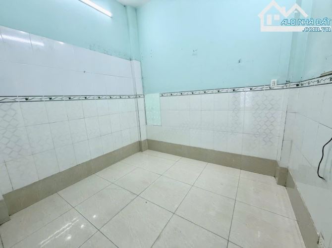 NHÀ 2LẦU MẶT TIỀN ĐƯỜNG NGUYỄN LÂM , P6 , QUẬN 10