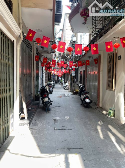 NHÀ BẠCH MAI,✅ 5.X TỶ, CÁCH PHỐ 50M, TRƯỚC NHÀ RỘNG GẦN 3M, TRUNG TÂM HAI BÀ TRƯNG.
