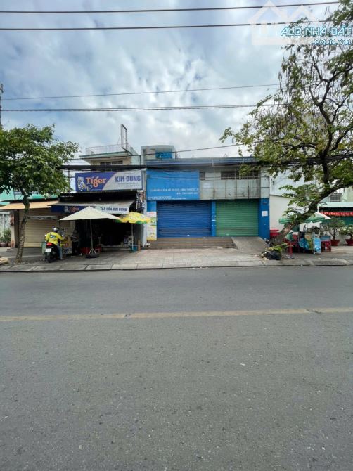 Nhà cho thuê mặtt iền đường Tân hoà đông 8x30m thông suốt