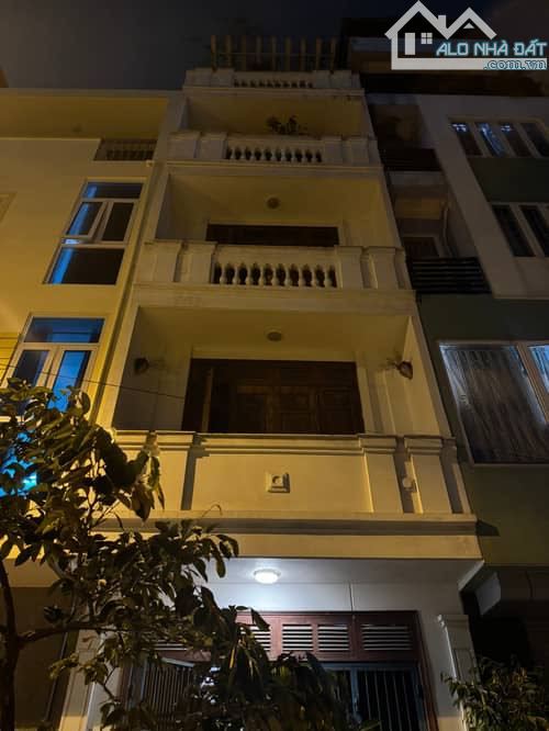 PHỐ LẠC LONG QUÂN - OTO VÀO QUAY ĐẦU - NHÀ ĐẸP Ở NGAY - 6 TẦNG THANG MÁY - 55M2. GIÁ 11.5