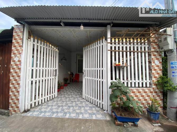 Bán gấp căn nhà ở ngay 1 / đường Suối Lội , Củ Chi 120m2 SHR giá 670tr