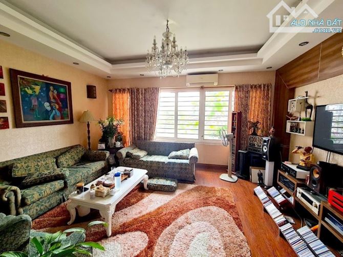 CẦN BÁN NHÀ KIM MÃ – 35M² – 5 TẦNG – THANG MÁY – 8 TỶ 📍