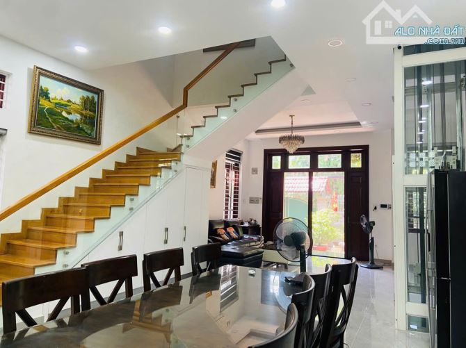 GIẢM 2 TỶ, BÁN GẤP BIỆT THỰ GÓC 2 MẶT TIỀN KHU 204 NGUYỄN VĂN HƯỞNG, 10X16, 3 TẦNG, 43 TỶ