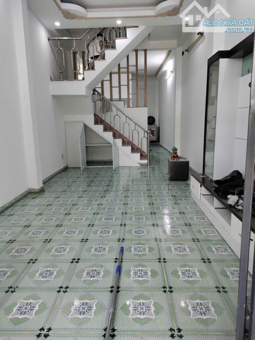 🏡 NHÀ ĐÚC 2 TẦNG ĐỐI DIỆN CÔNG VIÊN LÊ THỊ RIÊNG – VỊ TRÍ SẦM UẤT QUẬN 3