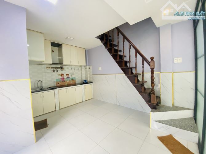 Bán nhà mặt tiền giá rẻ Q8 dưới 4 tỷ ngay chợ Trần Văn Thành p8, 4m×7m