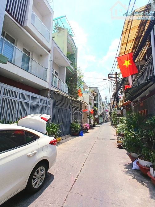 BÁN NHÀ GÓC 2 MẶT HẺM XE HƠI – NỞ HẬU TÀI LỘC – VỪA Ở VỪA CHO THUÊ – ĐƯỜNG LẠC LONG QUÂN,