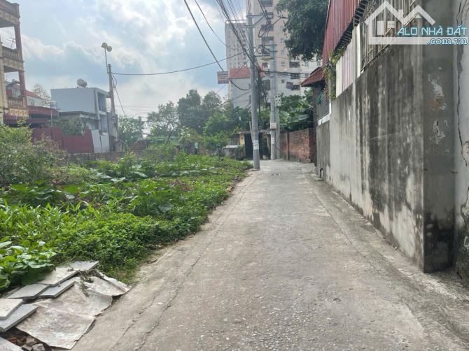 Bán 53,6m đất tổ 9 Thạch Bàn, đường xe ô tô 4 chỗ vào nhà giá chỉ nhỉnh 7 tỷ