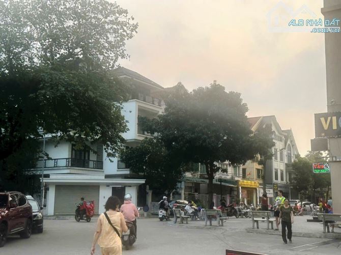 Biệt thự KĐT Trung Văn, Tố Hữu - Dt144m2, 5 ngủ - Gara - Kinh doanh - Giá tốt