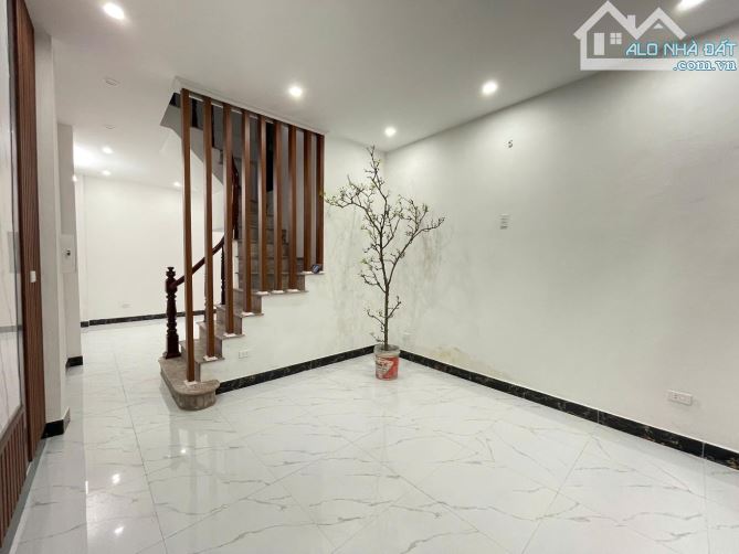NHÀ DÂN XÂY PHỐ ĐÔNG THIÊN - VĨNH HƯNG 35M 4 TẦNG - GẦN UB - CÁC TRƯỜNG ĐH, C1 C2