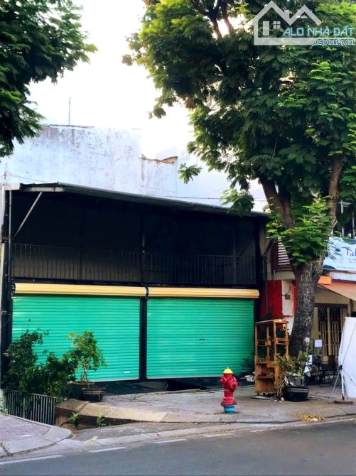 PHÚ NHUẬN_HOÀNG SA góc 2MT vĩa hè rất lớn ,NGANG 9M vị trí sầm uất_KD đa ngành_Giá TL mạnh