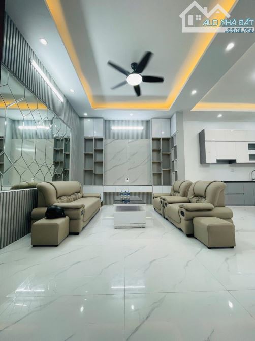 🏡PHỐ CHÙA VUA – QUẬN HBT- NHÀ ĐẸP, THANG MÁY, FULL NỘI THẤT CƠ BẢN – VỪA Ở VỪA KINH DOANH