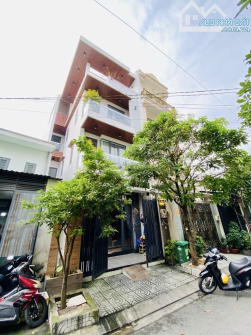 11.4 Tỷ- BIỆT THỰ VÍP- 6.5mx20mx4 tầng- Tân Kỳ Tân Quý- Gần Aeon Mall.