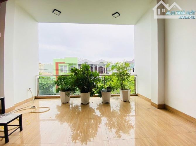 CẦN BÁN GẤP NHÀ 3 LẦU MẶT TIỀN ĐƯỜNG HẢI PHÒNG ĐÀ NẴNG