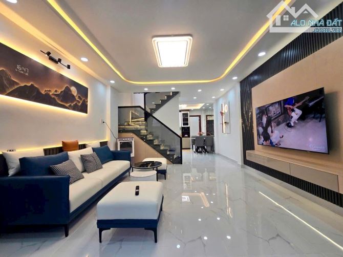 4.2×16- bùi văn ba- ngay khu chế xuất TÂN THUẬN - q7