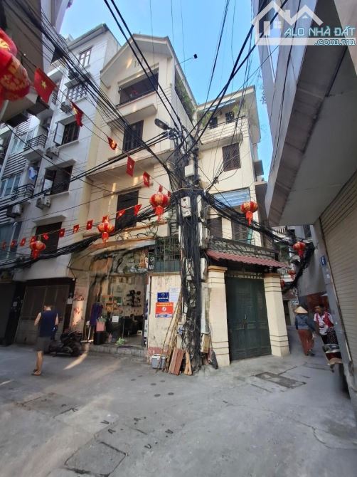 LÔ GÓC - SÁT PHỐ - MẶT TIỀN KHỦNG - KINH DOANH ĐỈNH - Ô TÔ 7 CHỖ VÀO NHÀ