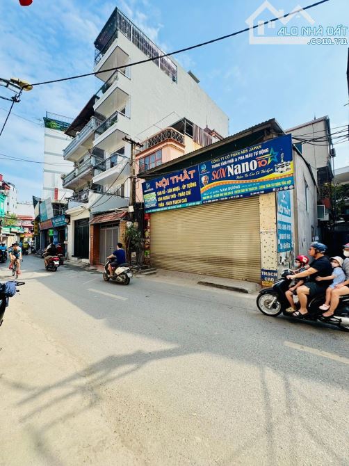 BÁN NHÀ MẶT PHỐ LÔ GÓC 2 THOÁNG 28 TỶ 83m 1 TẦNG MT 6,7m Ô TÔ TRÁNH XUÂN ĐỈNH BẮC TỪ LIÊM