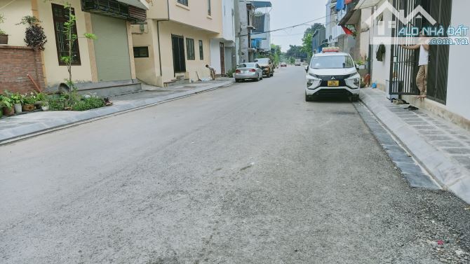 BÁN ĐẤT TẶNG NHÀ THƯỢNG THANH, LONG BIÊN, VỊ TRÍ ĐẸP, SÁT Ô TÔ TRÁNH, 50M2, HƠN 5 TỶ