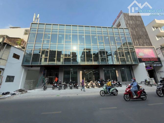 BÁN MẶT TIỀN NGUYỄN HỮU CẦU, QUẬN 1