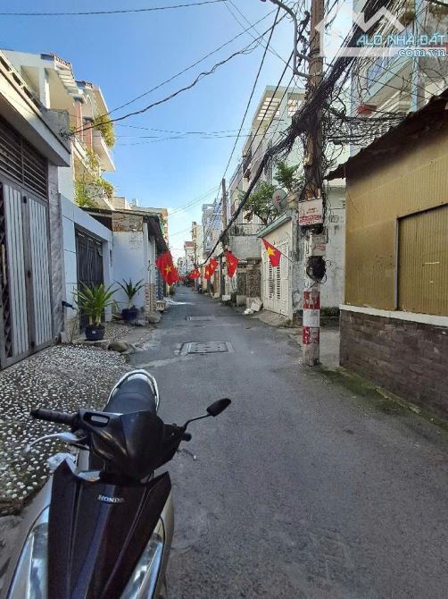 Bán nhà lô góc hxh quay đầu Bùi Quang Là, 4.3x10.3, , P12, Gò Vấp, 5 tỷ