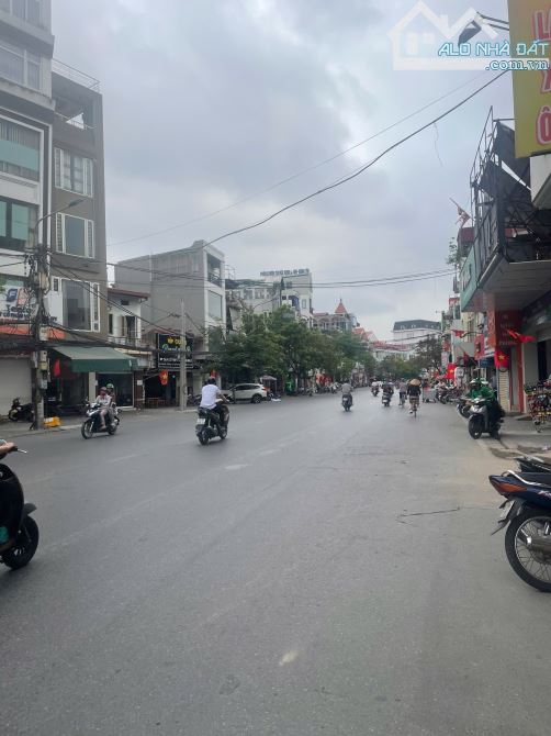 Bán nhà mặt đường Trần Nguyên Hãn - DT 110m - Mt 6m - giá bán 18,1 tỷ