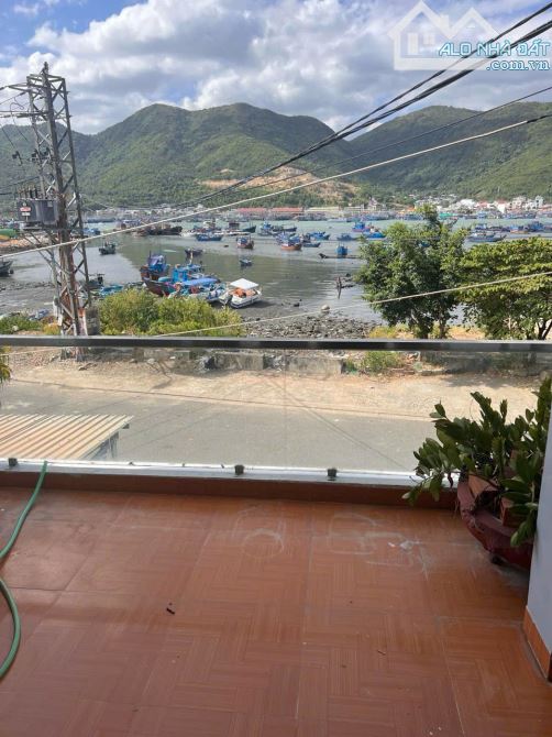 Bán nhà TDC Vĩnh Trường view biển 1 trệt 1 lầu, sân thượng: Dt: 56,1( ngang 4m nở hậu 4,4m