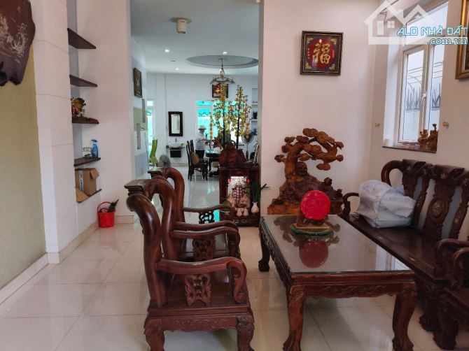 Biệt Thự MT Đường Số 3a Đối Diện Công Viên, Khu Tên Lửa, 10x21.5, 3 Tấm, 28 Tỷ, LH : Hữu