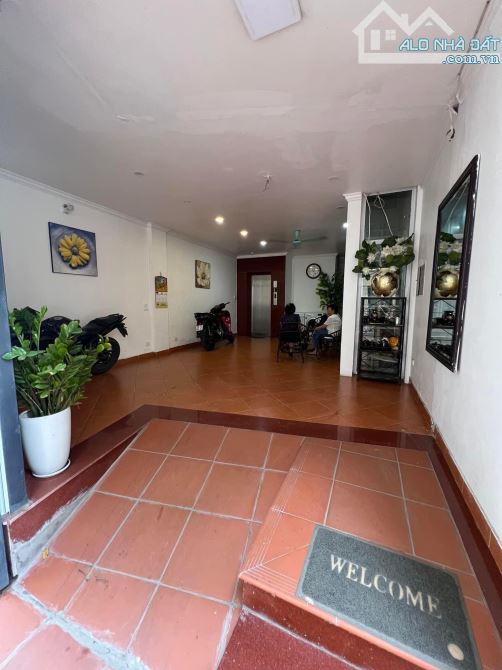Lô góc Nguyễn Du, Ngõ oto 1 nhà ra phố, Phố cổ, 7 tầng TM. 50m2, MT 5.1m. 30 tỷ!
