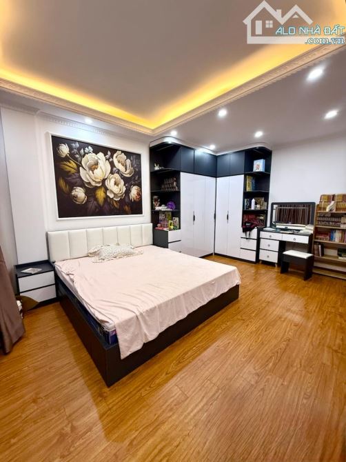 NHÀ ĐẸP TÂY SƠN - THÔNG TRẦN QUANG DIỆU – Ô TÔ ĐỖ CỔNG - GẦN PHỐ - 6 TẦNG - MT 6.2M