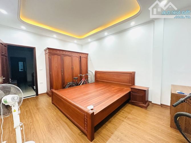 Bán nhà  Gara ô tô Kinh Doanh VP phố Khương Đình Thanh Xuân 61m2 6 tầng 15.6 tỷ