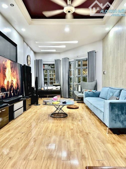 Nhà đẹp bình thạnh, diện tích lớn có hầm ô tô ngang khủng 8m, gần như biệt thự mini có tiể