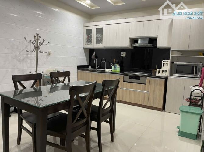 Bán nhà Tô Vũ - 193 Văn Cao, 61m 4 tầng, ngõ ô.tô, giá  4.35 tỉ