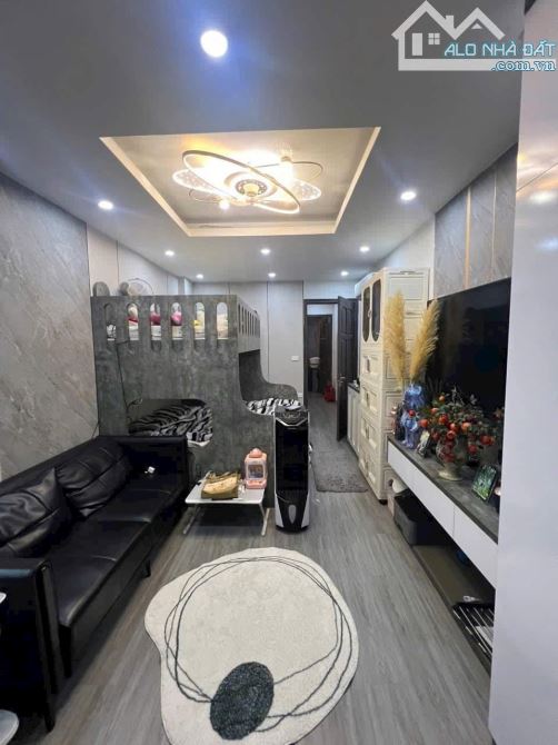 BÁN NHÀ Ngõ 173 Hoàng Hoa Thám, Ba Đình DT 45m, 5 Tầng, MT 3.1m, G.iá 9,9 tỷ