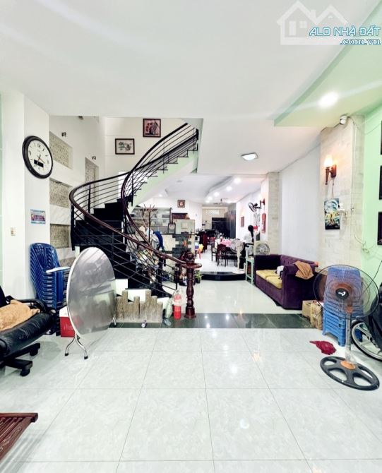 Nhà hẻm xe hơi, DT 134m, ngang nhà 5.7m, Phường 26, Bình Thạnh