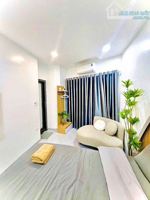Thái Hà, 2 mặt ngõ, Oto đỗ cửa, Ngõ thông, 9 tầng TM. 80m2, MT 7m. Chỉ 35.5 tỷ!