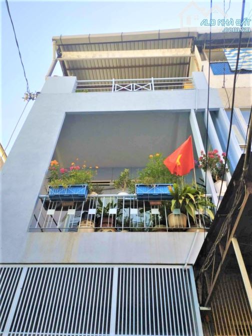 10 TỶ HƠN - NHÀ Ở AN CƯ QUẬN 5 - HẺM XE HƠI NGUYỄN TRÃI - DT 55M2 3 LẦU - 4PN ĐẸP