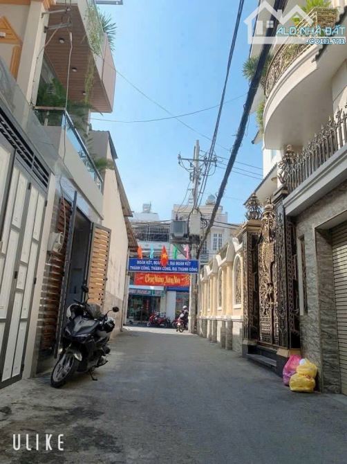 NHÀ 3 TẦNG ĐẸP MỚI - HẺM XE HƠI THÔNG - SÁT MẶT TIỀN - GIÁ CHỈ 6.7 TỶ Phường 16, Gò Vấp