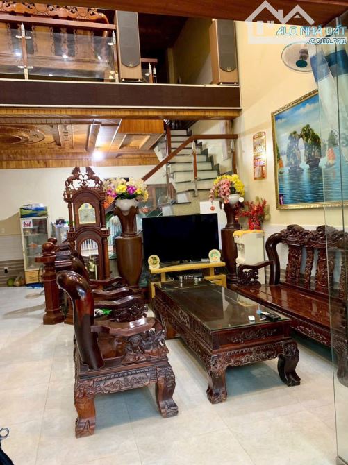 Bán nhà 2 Tầng ĐẸP MẶT TIỀN kinh doanh Tân Bình,ngang 6,5m,full nội thất cao cấp