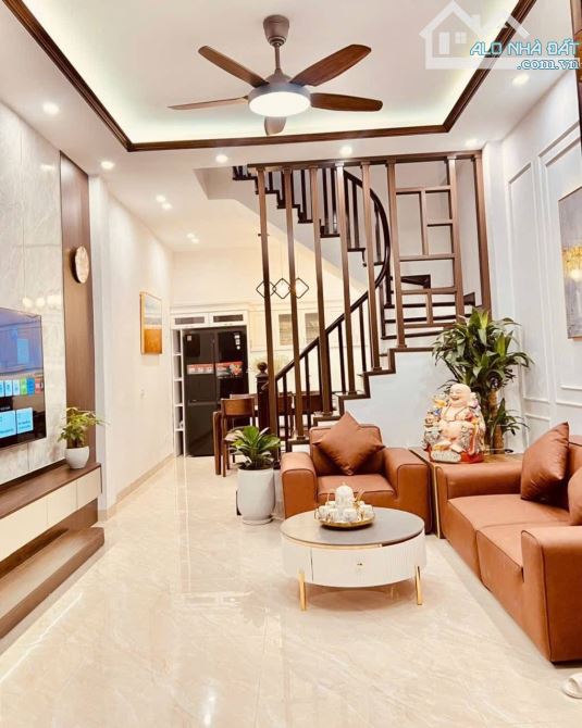 NHÀ ĐẸP QUÁ . GIÁ 7.5 TỶ LÀM GÌ CÒN MẤY CĂN NHƯ VẬY TẠI HOÀNG MAI