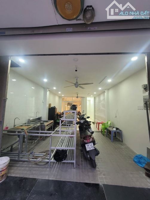[bình thạnh] bùi đình túy- hẻm xe tải tránh làm vp cty-nhà hàng-gần 200m2-20Tỷ