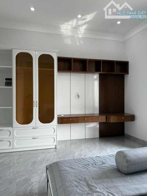 NHÀ 3 TẦNG MT LÊ VĂN SĨ,LIÊN CHIỂU GẦN BIỂN - 10