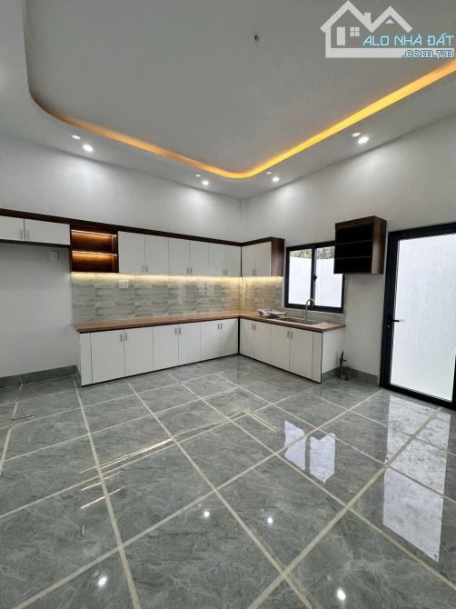 BÁN CẶP NHÀ ĐẸP ĐANG HOÀN THIỆN CẦU KÊNH TÀ BEN - CÁCH TUYẾN TRÁNH XUYÊN Á 100m  - Dt : 5x - 10