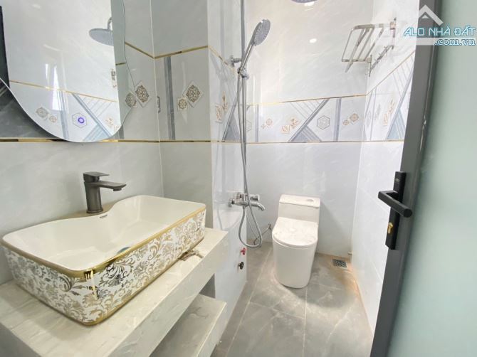 SIÊU PHẨM 5 TẦNG 105M2– NGANG 5.2M – NHÀ MỚI LUNG LINH – HẺM XE TẢI – KHU VIP AO ĐÔI  SỔ N - 10