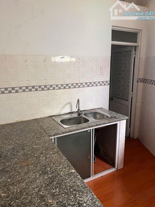 Bán nhà TDC Vĩnh Trường view biển 1 trệt 1 lầu, sân thượng: Dt: 56,1( ngang 4m nở hậu 4,4m - 10
