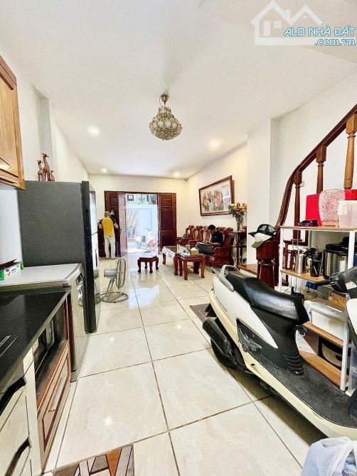 CHÍNH CHỦ BÁN NHÀ MẶT NGÕ ĐƯỚNG LẠC LONG QUÂN DT 52M2, 6 Tầng, Mt 4.1M - 11