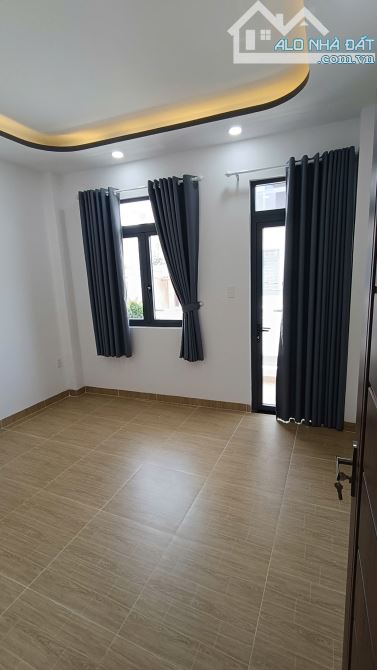 GẦN CHỢ BÌNH LONG - NGUYỄN SƠN NHÀ ĐẸP 3 TẦNG ĐÚC NGUYÊN KHỐI CHỈ 6TỶ - 11