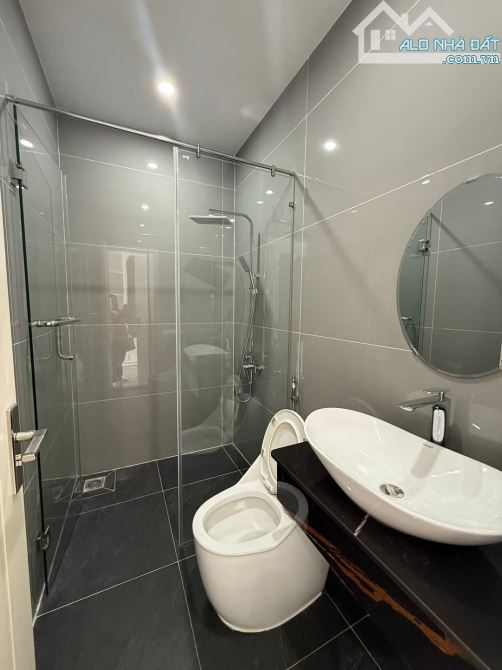NHÀ 3 TẦNG MT LÊ VĂN SĨ,LIÊN CHIỂU GẦN BIỂN - 11
