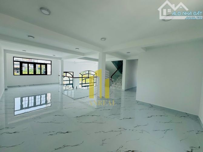 BIỆT THỰ VĂN PHÒNG SÀN TRỐNG GIÁ 90 TRIỆU - THANG MÁY - 11