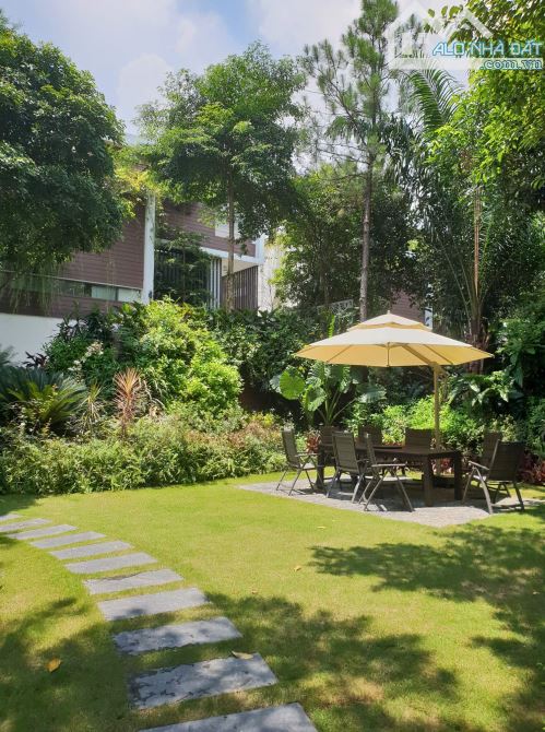 Biệt Thự Flamingo, View Hồ, Nội Thất xịn chuẩn 5*, , gần 800m2. - 11