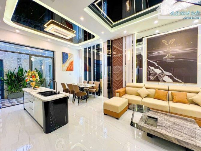 Bán nhà 2 lầu trục chính đường D1 KDC Hồng Loan . Giá 7,5 tỷ - 11